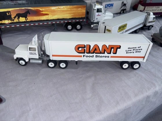 838889072_fl